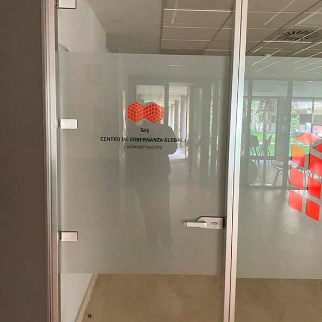 Puertas de vidrio abatibles